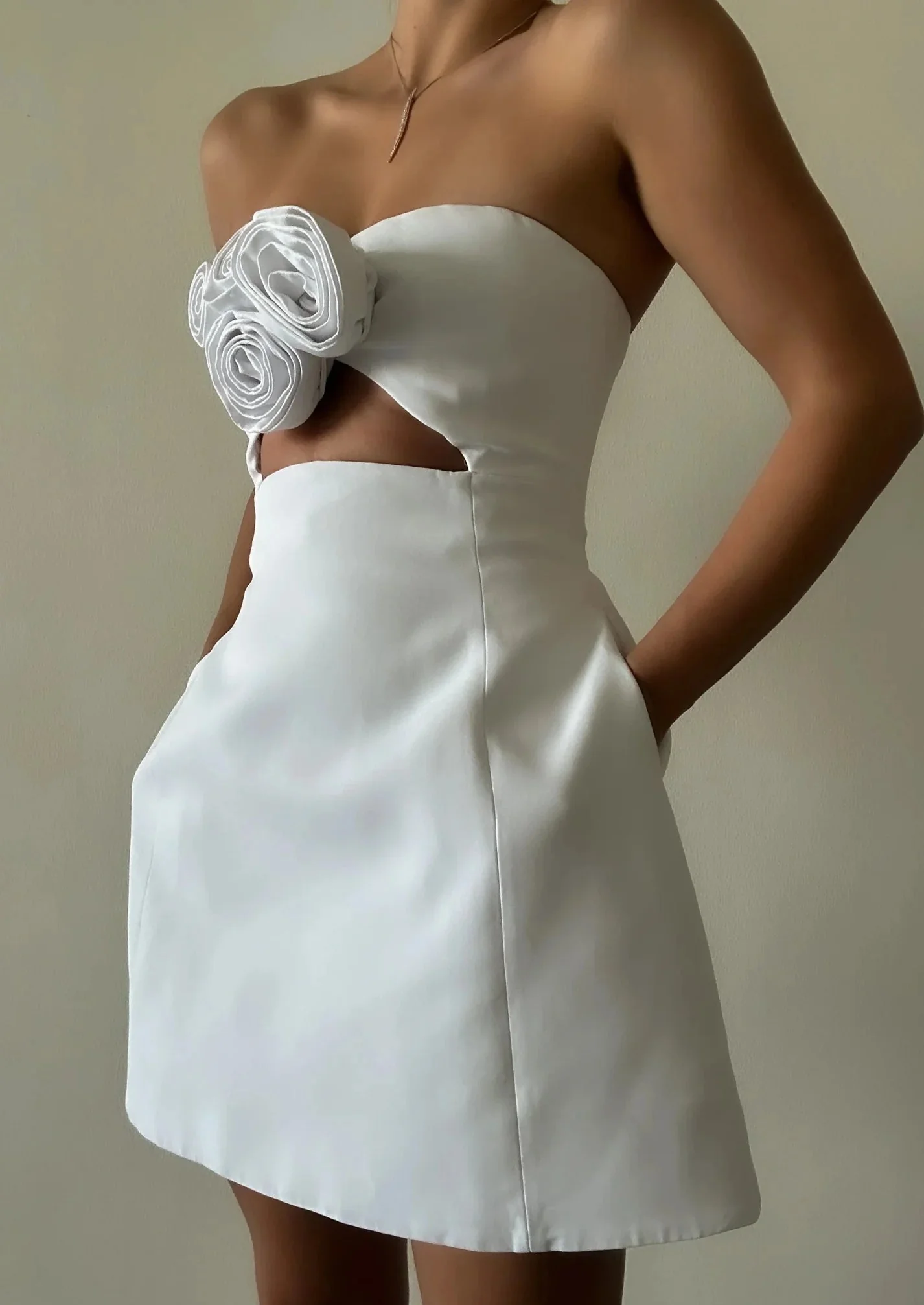 Maris | Floral Mini Dress - Image 2