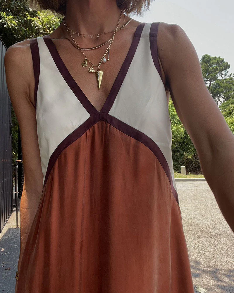 Vienne | Chic V-neck Dress - Image 8