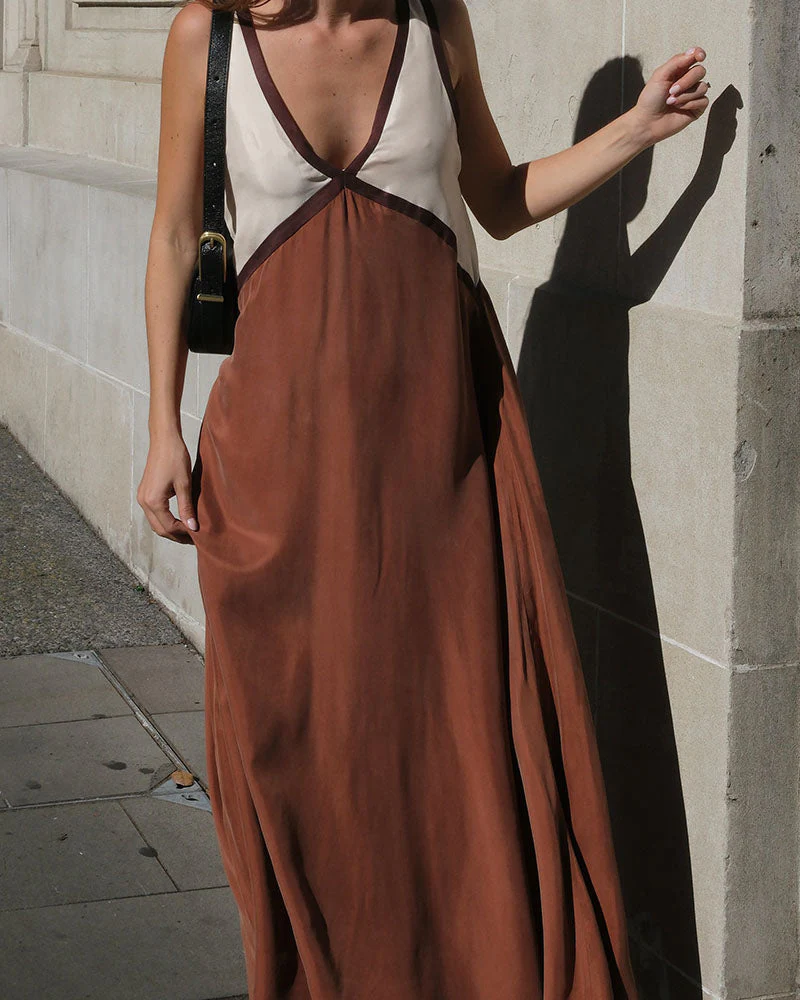 Vienne | Chic V-neck Dress - Image 9